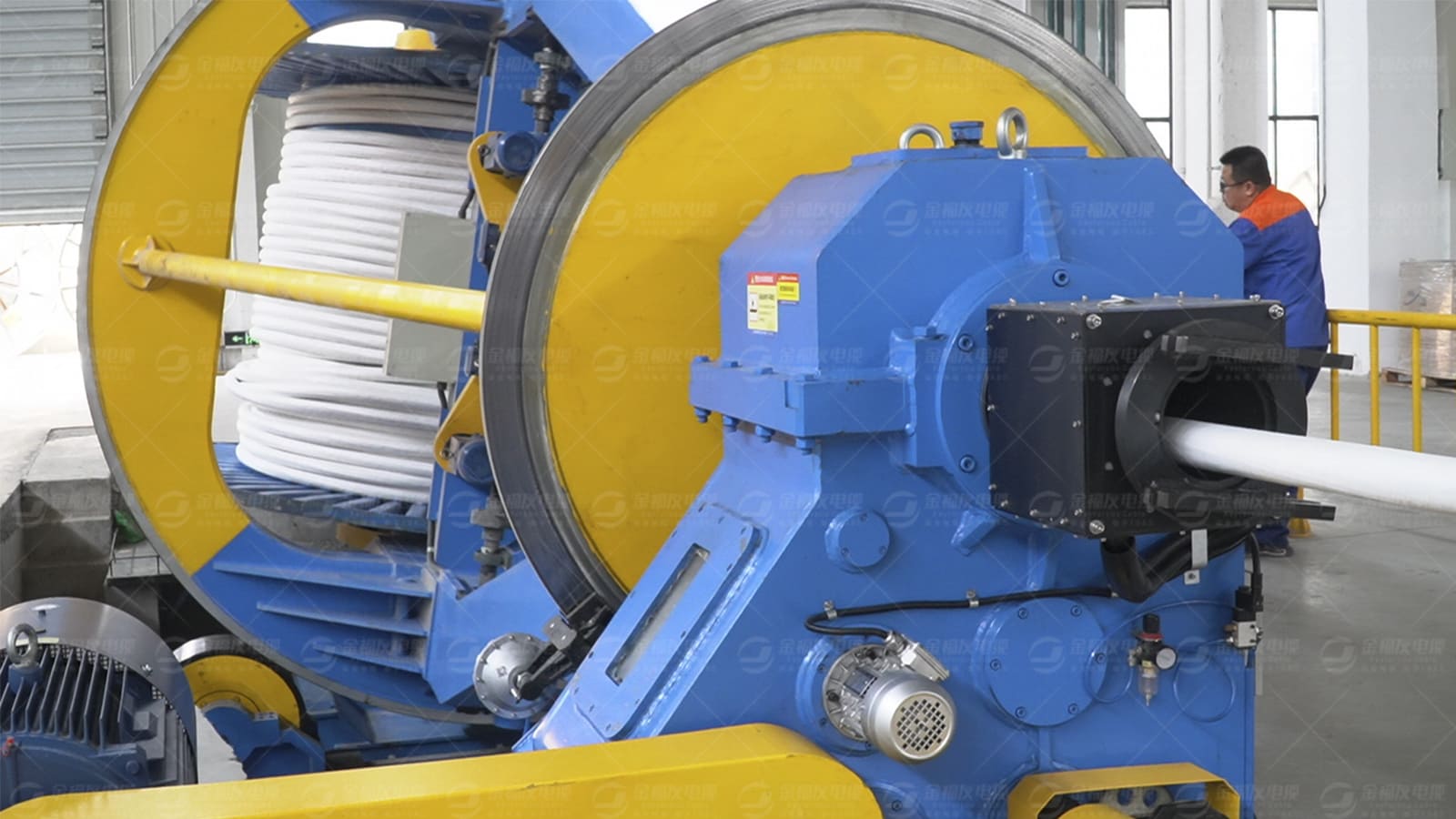 福纜天下，芯系萬家